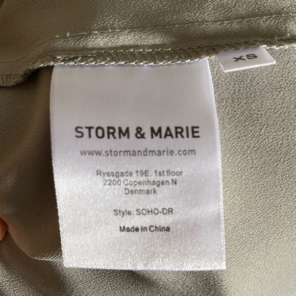 Storm & Marie Gray Shift Dress - Picture 5 of 5